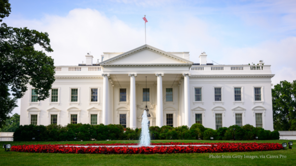 A photo of the U.S. White House.